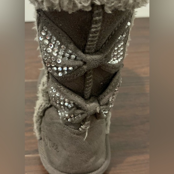 Justice Girls Winter Boots Faux Suede Fur Embellished Rhinestones Bows on Back 2 - Picture 11 of 13